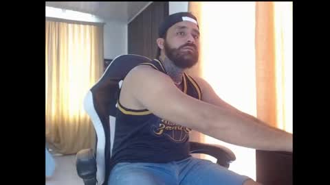 Snapshot of aronmiller404 chatting on 11-06-25, 05:25 aronmiller online show from 11-06-25, 05:25