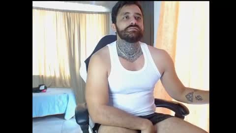 Snapshot of aronmiller404 chatting on 11-10-25, 01:21 aronmiller online show from 11-10-25, 01:21