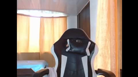 Snapshot of aronmiller404 chatting on 11-20-25, 07:13 aronmiller online show from 11-20-25, 07:13