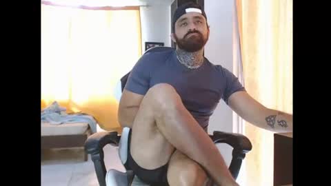 Snapshot of aronmiller404 chatting on 11-21-25, 02:49 aronmiller online show from 11-21-25, 02:49