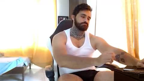 Snapshot of aronmiller404 chatting on 11-24-25, 04:18 aronmiller online show from 11-24-25, 04:18