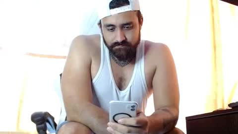 Snapshot of aronmiller404 chatting on 02-14-26, 06:04 aronmiller online show from 02-14-26, 06:04