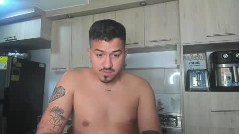 Snapshot of aronwilliams69 chatting on 01-15-25, 06:12 ARON Independent model online show from 01-15-25, 06:12