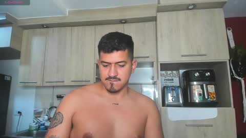 Snapshot of aronwilliams69 chatting on 02-19-25, 05:49 ARON Independent model online show from 02-19-25, 05:49