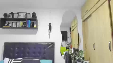 Snapshot of aronwilliams69 chatting on 09-17-25, 01:29 ARON Independent model online show from 09-17-25, 01:29