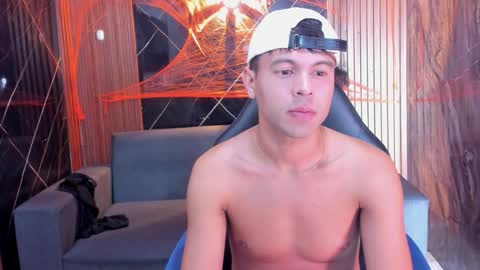 Aroon   online show from 10-30-25, 08:31