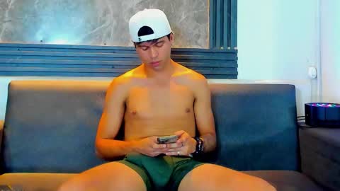 Aroon   online show from 12-15-25, 09:08