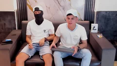 Aroon   online show from 04-30-26, 03:46