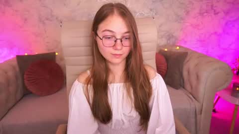 Snapshot of arrinawair chatting on 06-22-26, 07:27 arrinawair online show from 06-22-26, 07:27
