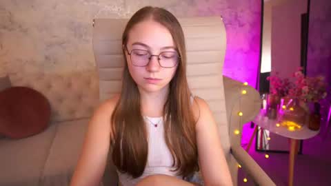 Snapshot of arrinawair chatting on 07-16-26, 07:03 arrinawair online show from 07-16-26, 07:03