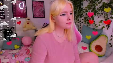 Snapshot of art_lovee_ chatting on 02-15-26, 01:46 art_lovee_ online show from 02-15-26, 01:46