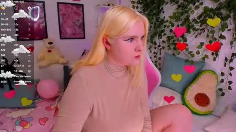 Snapshot of art_lovee_ chatting on 02-18-26, 01:34 art_lovee_ online show from 02-18-26, 01:34