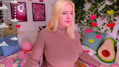 Snapshot of art_lovee_ chatting on 03-08-26, 01:14 art_lovee_ online show from 03-08-26, 01:14