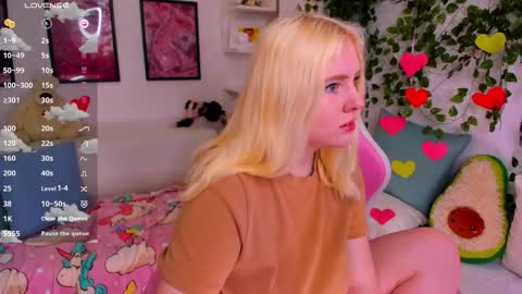 Snapshot of art_lovee_ chatting on 03-11-26, 01:44 art_lovee_ online show from 03-11-26, 01:44