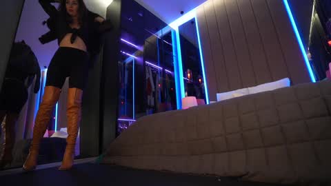 Adele online show from 12-14-24, 09:18