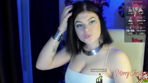 Snapshot of artemis696 chatting on 12-19-25, 07:43 Artemis my pvt is open and lovense is active online show from 12-19-25, 07:43