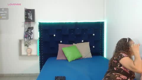 Snapshot of artemiza_love_ chatting on 01-24-25, 12:10 artemiza online show from 01-24-25, 12:10