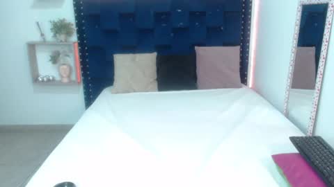 Snapshot of artemiza_love_ chatting on 01-30-25, 12:16 artemiza online show from 01-30-25, 12:16