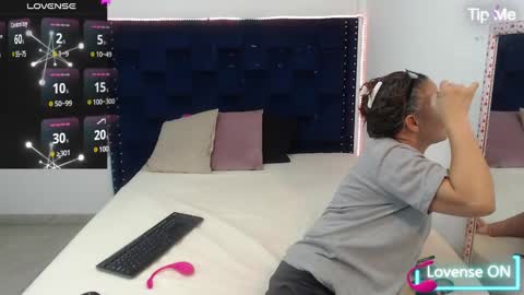 Snapshot of artemiza_love_ chatting on 02-01-25, 12:16 artemiza online show from 02-01-25, 12:16