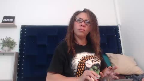 Snapshot of artemiza_love_ chatting on 02-18-25, 03:10 artemiza online show from 02-18-25, 03:10