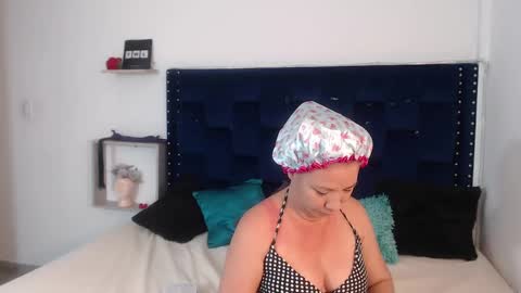 Snapshot of artemiza_love_ chatting on 02-24-25, 12:16 artemiza online show from 02-24-25, 12:16