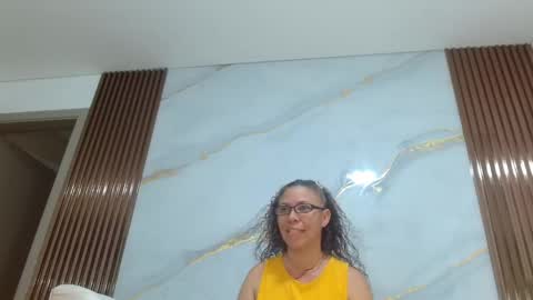 Snapshot of artemiza_love_ chatting on 09-19-25, 12:17 artemiza online show from 09-19-25, 12:17