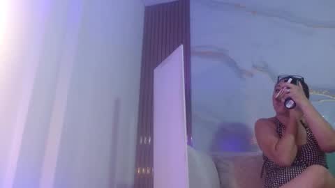 Snapshot of artemiza_love_ chatting on 09-28-25, 12:32 artemiza online show from 09-28-25, 12:32