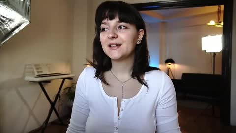 Snapshot of artesophie chatting on 03-10-25, 08:15 Sofia Caponi online show from 03-10-25, 08:15