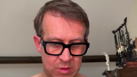 Snapshot of artisterotic chatting on 03-31-26, 02:39 artisterotic online show from 03-31-26, 02:39