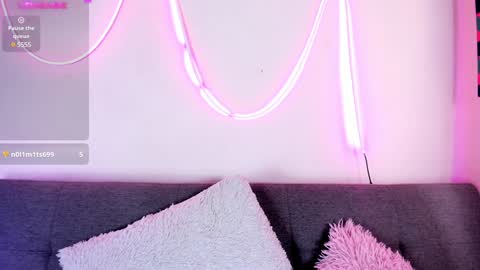 MIA OF artmiajoy online show from 01-08-25, 07:34