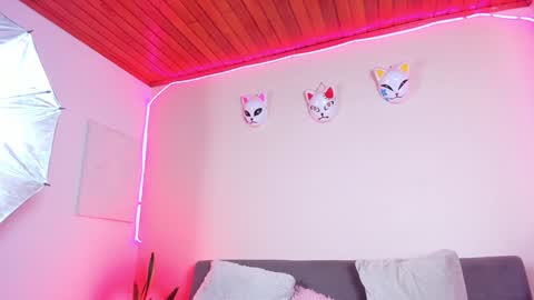 MIA OF artmiajoy online show from 01-29-25, 05:35