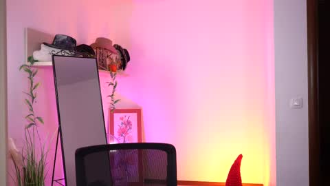 Amalia online show from 03-06-25, 01:37