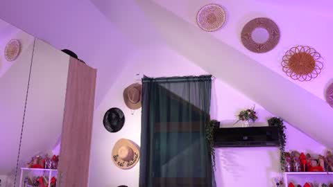 Amalia online show from 07-27-26, 01:12