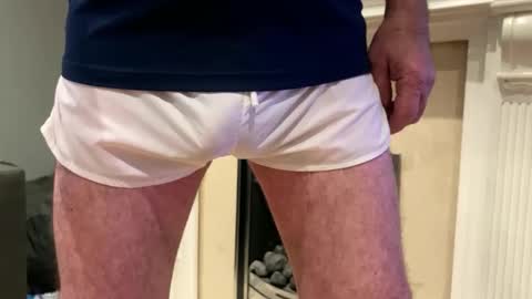 Snapshot of artybee chatting on 11-09-25, 07:23 artybee online show from 11-09-25, 07:23