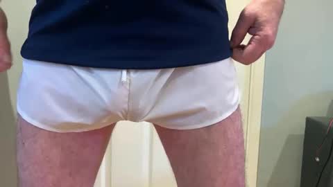 Snapshot of artybee chatting on 11-13-25, 10:14 artybee online show from 11-13-25, 10:14