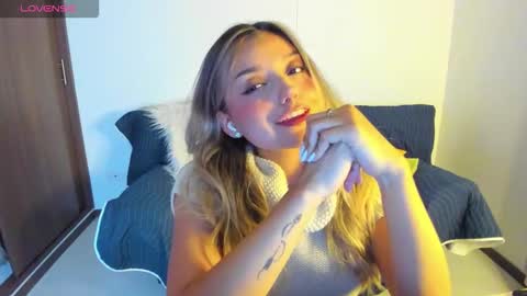 Snapshot of ary_cam230 chatting on 11-08-25, 10:30 Zahaara online show from 11-08-25, 10:30