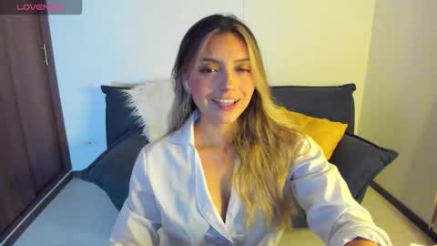 Snapshot of ary_cam230 chatting on 11-09-25, 10:30 Zahaara online show from 11-09-25, 10:30