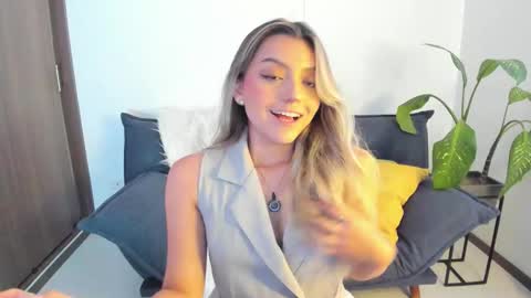 Snapshot of ary_cam230 chatting on 11-29-25, 08:12 Zahaara online show from 11-29-25, 08:12