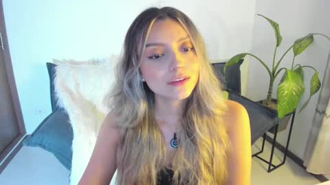 Snapshot of ary_cam230 chatting on 12-05-25, 08:49 Zahaara online show from 12-05-25, 08:49