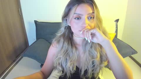 Snapshot of ary_cam230 chatting on 01-15-26, 11:08 Zahaara online show from 01-15-26, 11:08