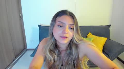 Snapshot of ary_cam230 chatting on 03-09-26, 10:47 Zahaara online show from 03-09-26, 10:47