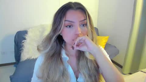 Snapshot of ary_cam230 chatting on 03-23-26, 08:35 Zahaara online show from 03-23-26, 08:35