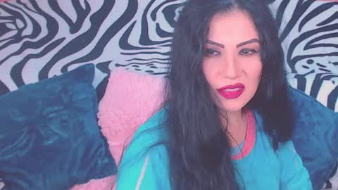 Snapshot of ary_z chatting on 10-12-25, 02:32 Ary online show from 10-12-25, 02:32