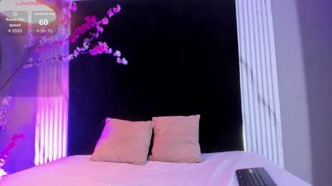 Snapshot of arya_alaya_cr chatting on 11-23-25, 11:54 ARYA online show from 11-23-25, 11:54