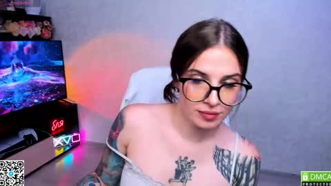 Snapshot of arya_deepthroat_queen chatting on 09-27-25, 01:10 Arya Fn Talented Arya online show from 09-27-25, 01:10