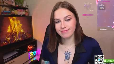 Snapshot of arya_deepthroat_queen chatting on 10-15-25, 04:51 Arya Fn Talented Arya online show from 10-15-25, 04:51