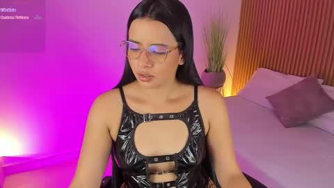 Snapshot of arya_ruiz chatting on 12-30-24, 12:20 Arya online show from 12-30-24, 12:20