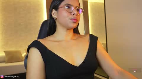 Snapshot of arya_ruiz chatting on 10-15-25, 01:22 Arya online show from 10-15-25, 01:22