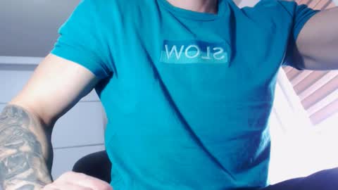 AryanAian1 online show from 03-12-25, 10:37