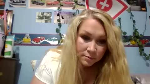 ash0ley online show from 10-29-25, 08:32